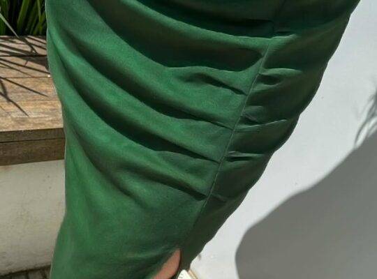 فستان جديد من Bandeau بقصة ضيقة