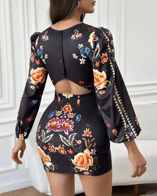 ⁦فستان ضيق بطبعة زهور⁩ - الصورة ⁦2⁩