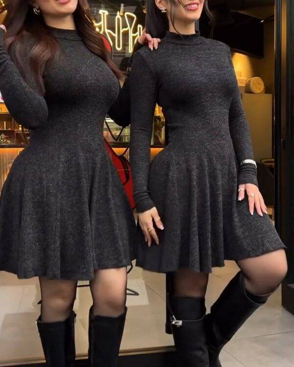 ⁦فستان قصير كاجوال بتصميم واسع⁩ - الصورة ⁦2⁩
