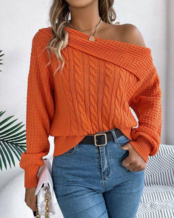 ⁦سترة محبوكة برقبة مائلة⁩ - الصورة ⁦4⁩