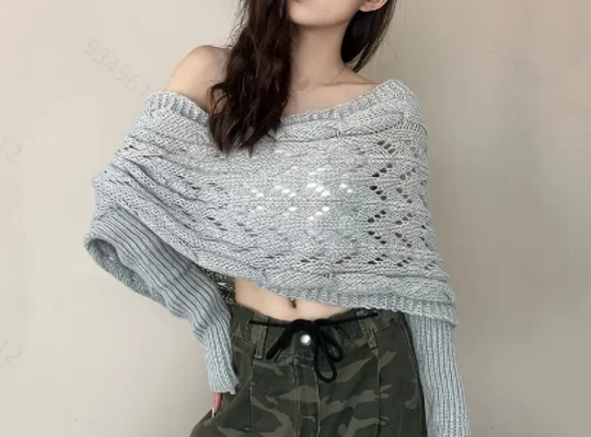شال محبوك أنيق بأكمام للنساء