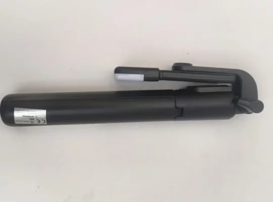 عصا السيلفي للأزواج مع ضوء ملء LED