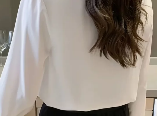 قميص أنيق بأكمام طويلة …