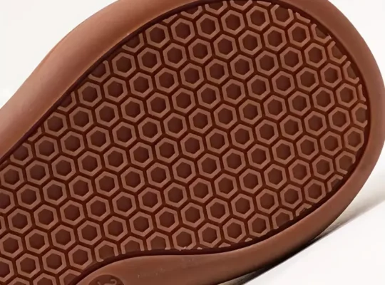أحذية رياضية وردية للفتيات…