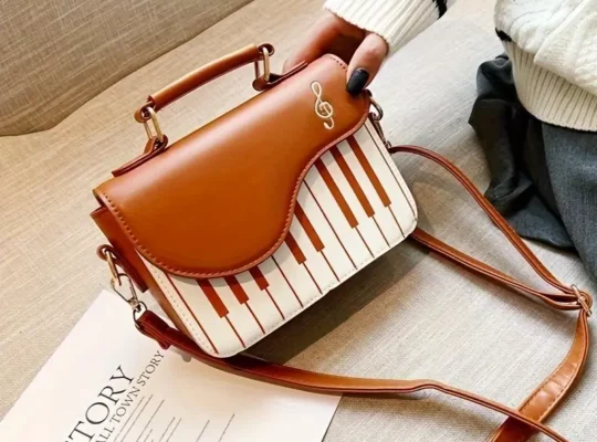حقيبة كتف بتصميم مستوحى من الفينتاج