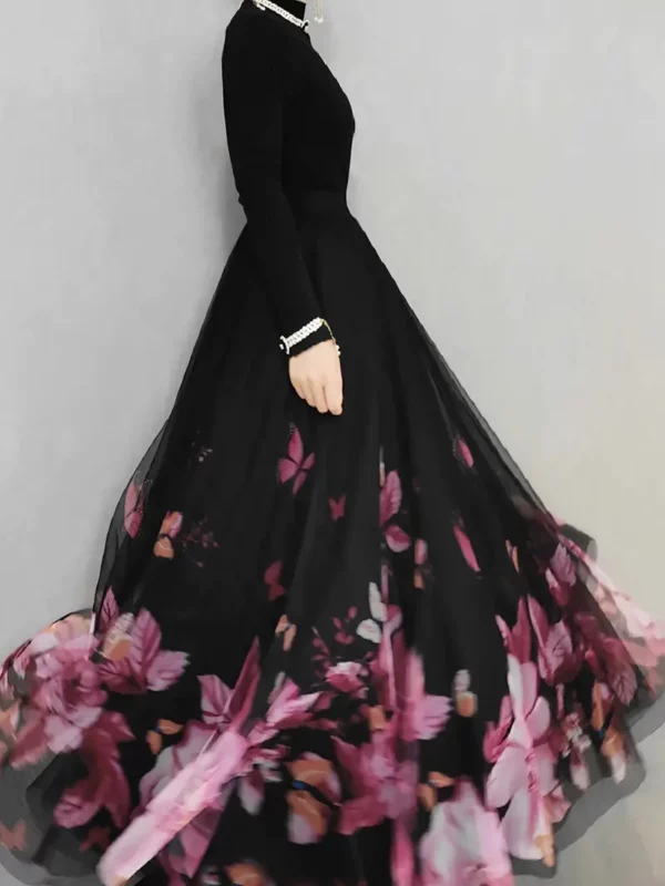 ⁦تنورة ذات خصر عالٍ مزينة ...⁩ - الصورة ⁦4⁩