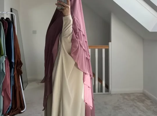 وشاح خيمر أنيق بلون سادة