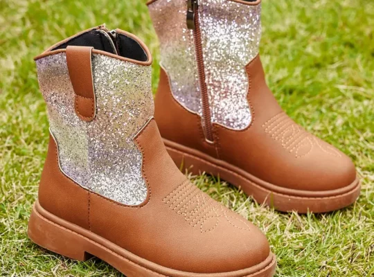 أحذية عالية الكعب للأطفال…