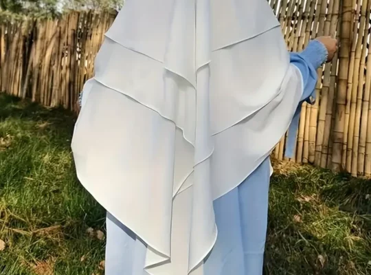 وشاح خيمر أنيق بلون سادة
