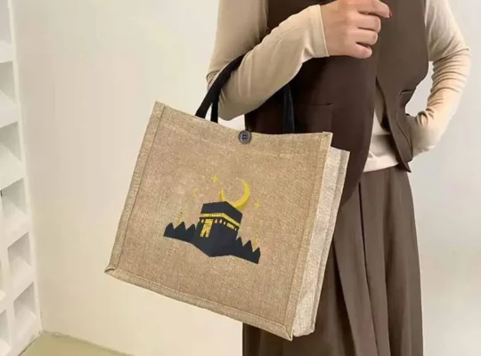 حقيبة قماشية مستوحاة من رمضان مع حقيبة تجميل