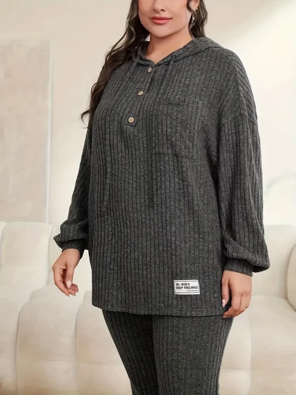 ⁦بدلة رياضية نسائية بحجم كبير...⁩ - الصورة ⁦3⁩