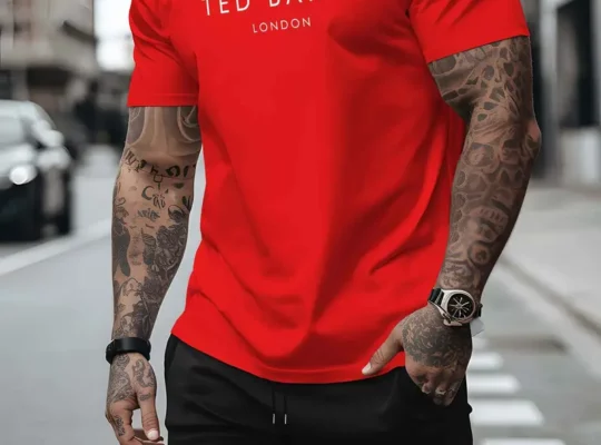 Ted Baker London يقدم مجموعة جديدة من السراويل القصيرة الأكمام للرجال