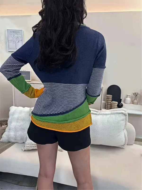 ⁦بلوزة محبوكة عصرية مخططة بألوان ...⁩ - الصورة ⁦6⁩