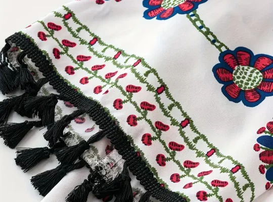 سترة أنيقة مزينة بالأزهار مع خيوط للنساء
