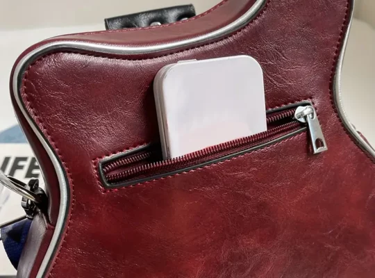 حقيبة كتف على شكل جيتار فنتاج Y2K
