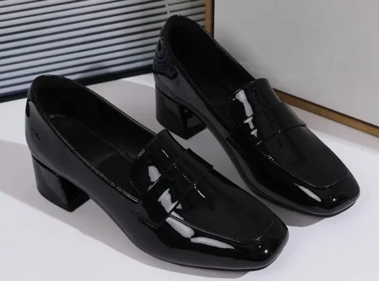 حذاء نسائي بكعب سميك، مضخات مربعة بألوان سادة