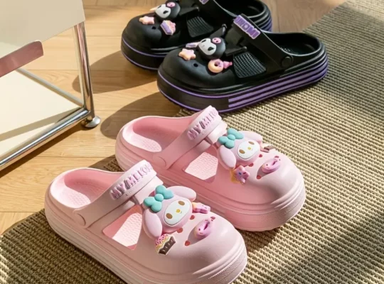 أحذية الماء الخارجية من Sanrio…