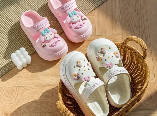 أحذية الماء الخارجية من Sanrio…