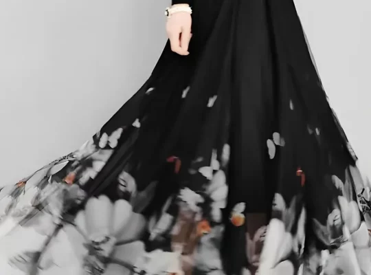 تنورة ذات خصر عالٍ مزينة …