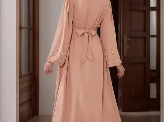 فستان ماكسي مسلم أنيق باللون البيج المزين بالخرز