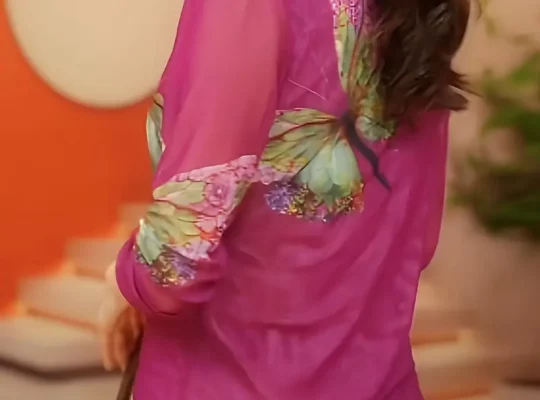 تيشيرت بطباعة وياقة …