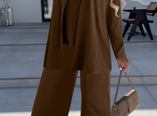 طقم نسائي أنيق…