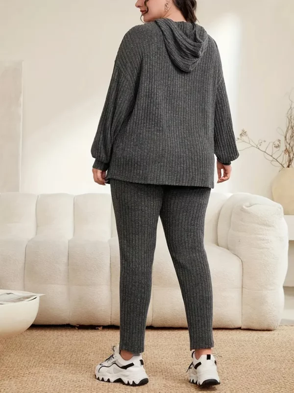 ⁦بدلة رياضية نسائية بحجم كبير...⁩ - الصورة ⁦5⁩