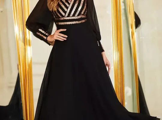 فستان سهرة أنيق برقبة …
