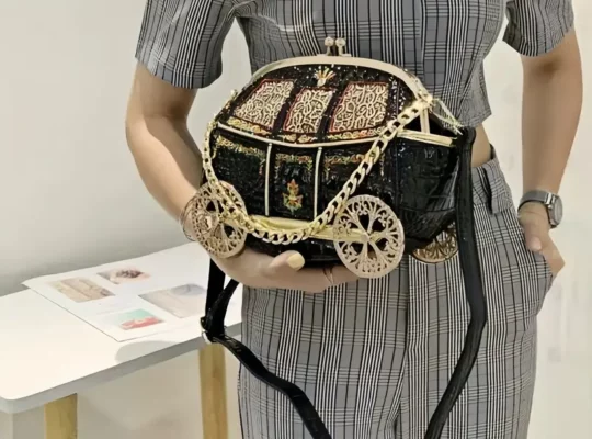 حقيبة كروس كروس كلاسيكية للنساء